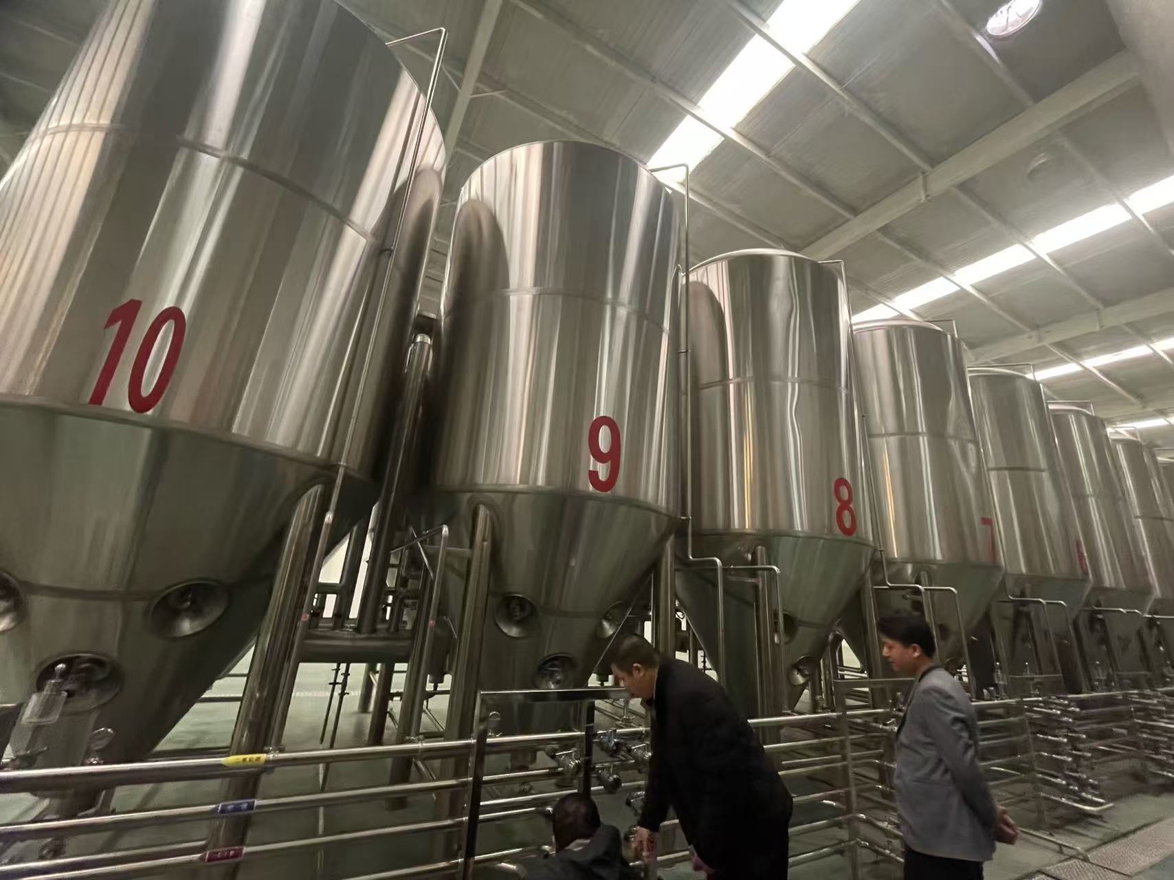 平顶山精酿啤酒设备厂—平面布置、设备设计、制造、调试、培训等一条龙服务